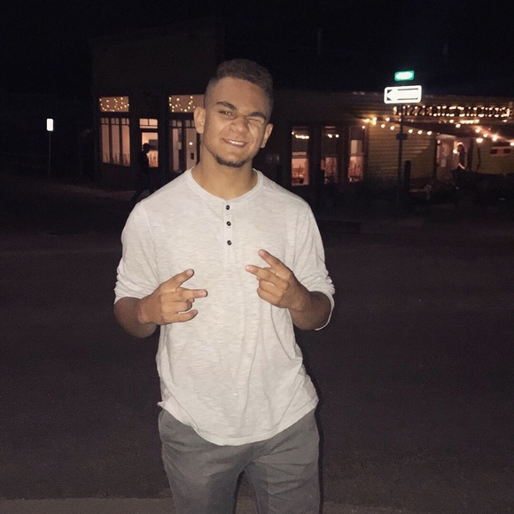 Meet your Posher, Cody - Picture 3 of 8